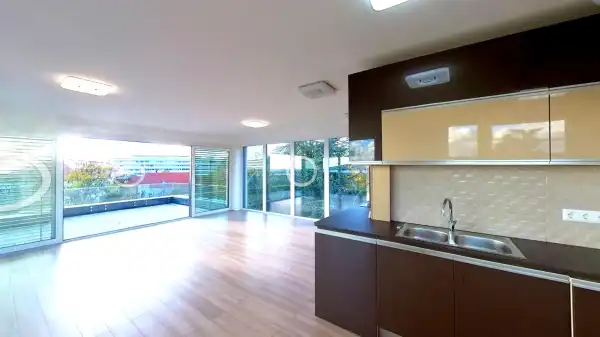 Kiadó újszerű téglalakás, Pécs 2 szoba 85 m² 380 E Ft/hó